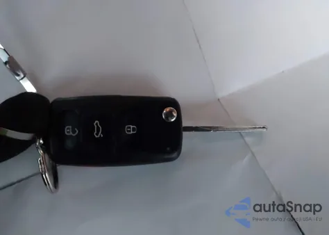 2018 Volkswagen Jetta 1.4T S z USA, uszkodzony, nr VIN 3VW2B7AJ5JM250042